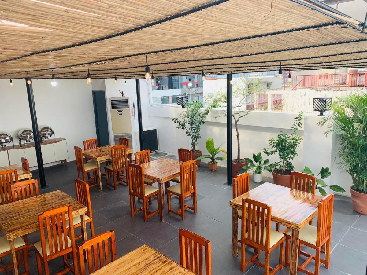 Crosswinds Hotel Paranaque City Bagian luar foto